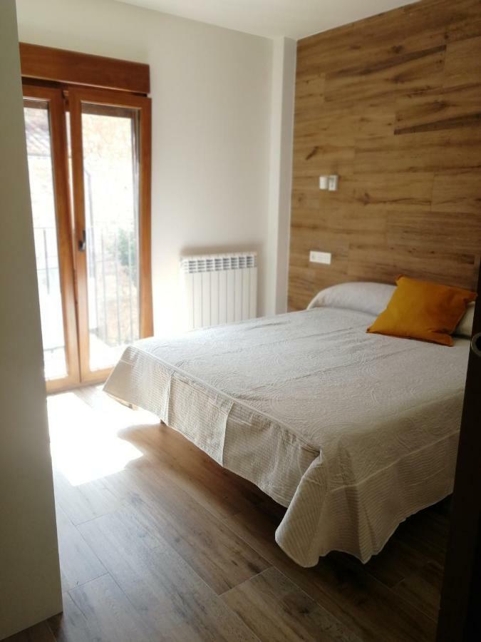 Apartamentos La Reunion Camarena de la Sierra Kültér fotó